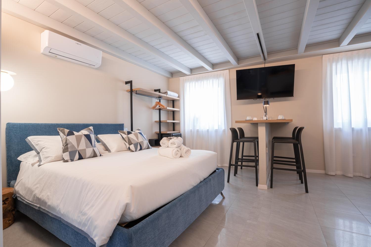 Es Rooms And Apartments Торболе Экстерьер фото